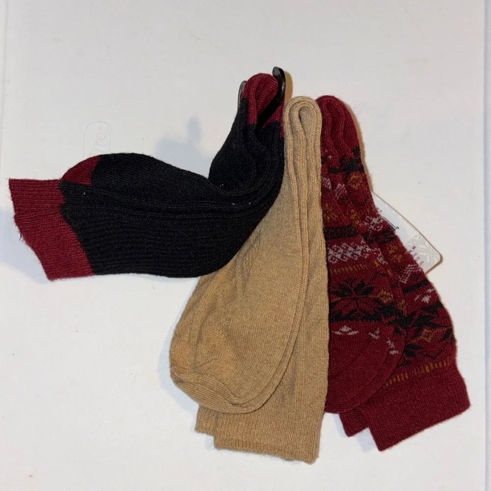 🧦🆕🧦 Muk Luks and Fluffy Cozy Socks-6 Pairs